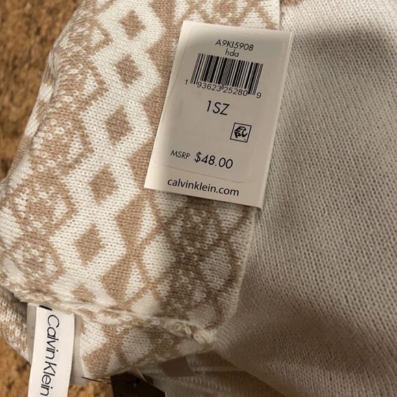 Calvin Klein Infinity Loop Scarf NWT - Picture 4 of 5